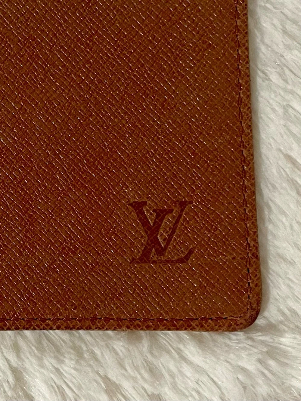 Men's Louis Vuitton Taiga Leather Card Holder/ID Case.
